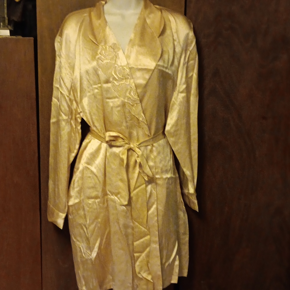 NWOT LINDA HARTMAN INTIMATES ROSE CHEMISE AND ROBE LARGE - Picture 3 of 12